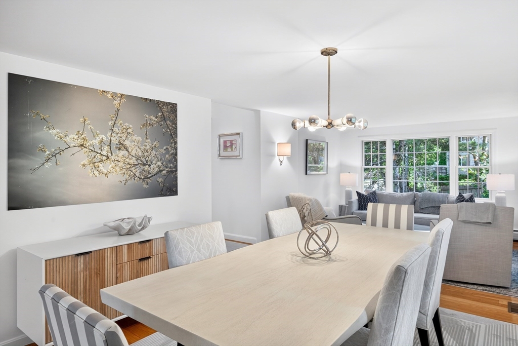 Chatham, Massachusetts 02633, United States, 4 Bedrooms Bedrooms, ,5 BathroomsBathrooms,Residential,Active,208935