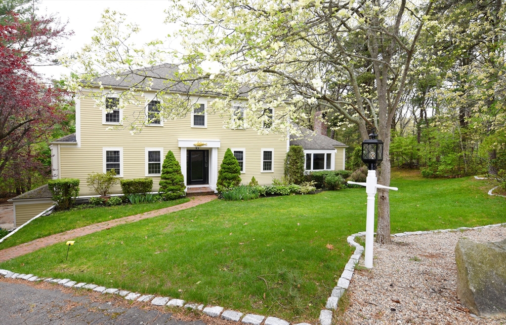 83 Winding Way