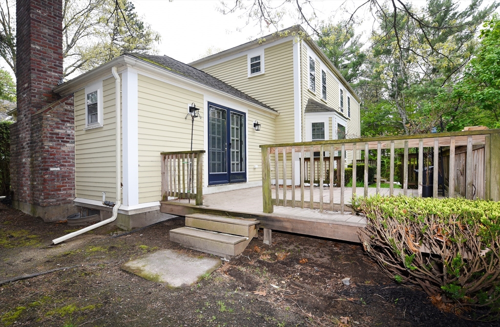 83 Winding Way