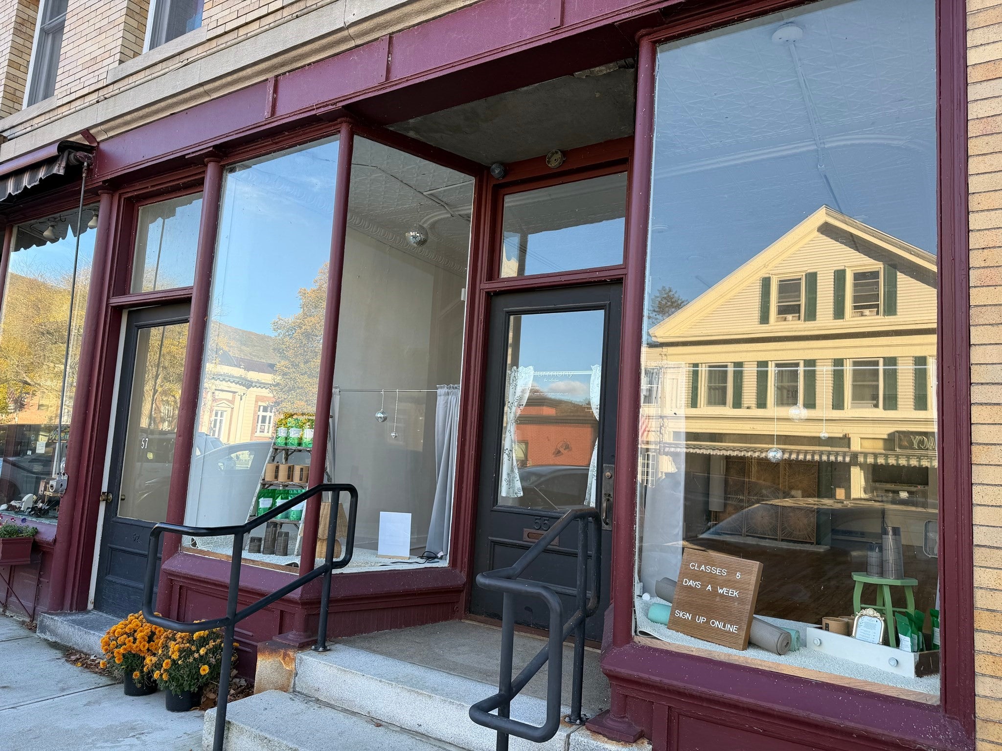 55 Bridge St
