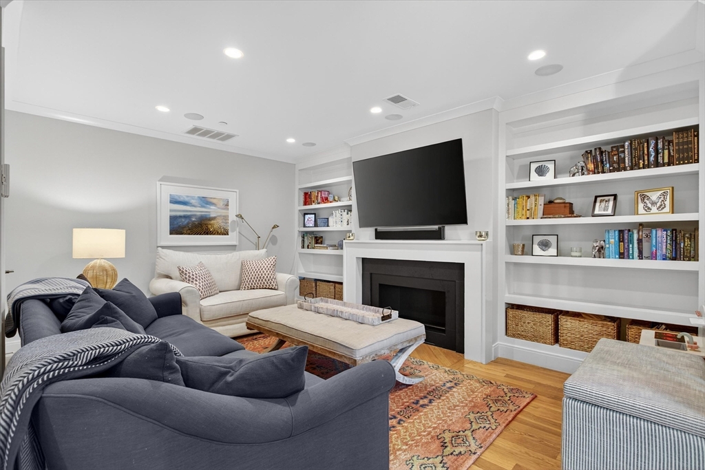 364 Bunker Hill Street 1