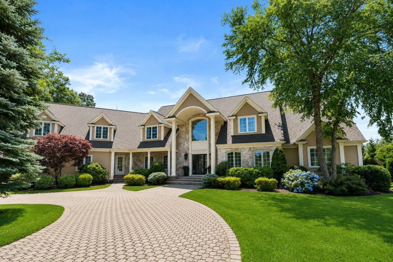 7 Pegan Ln, Natick MA 01760