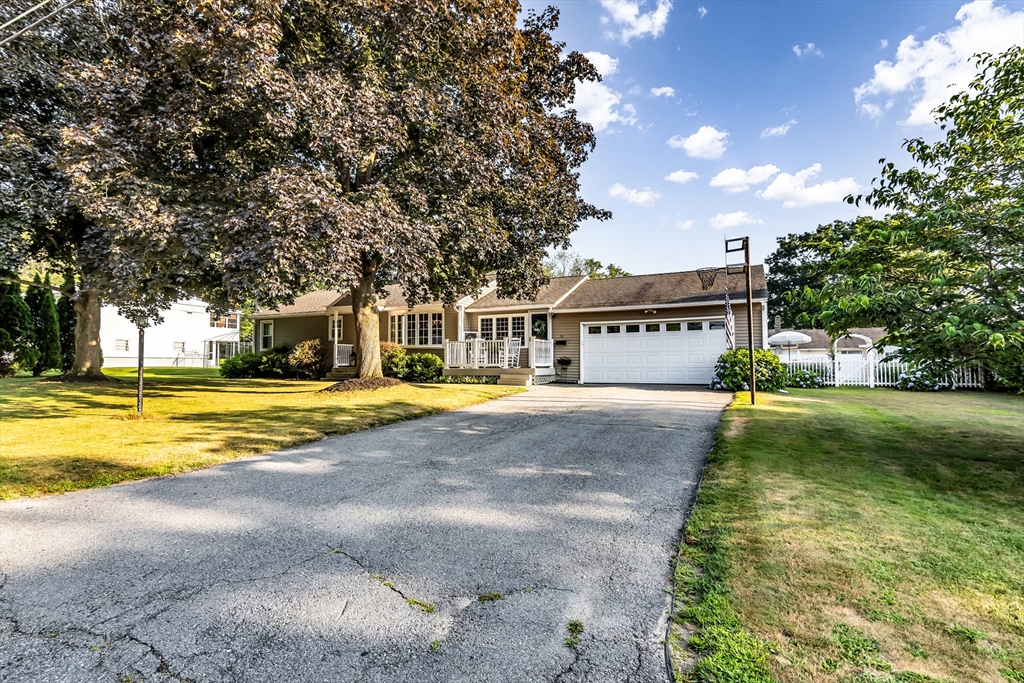 52 Lee Ave