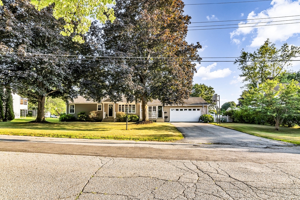 52 Lee Ave