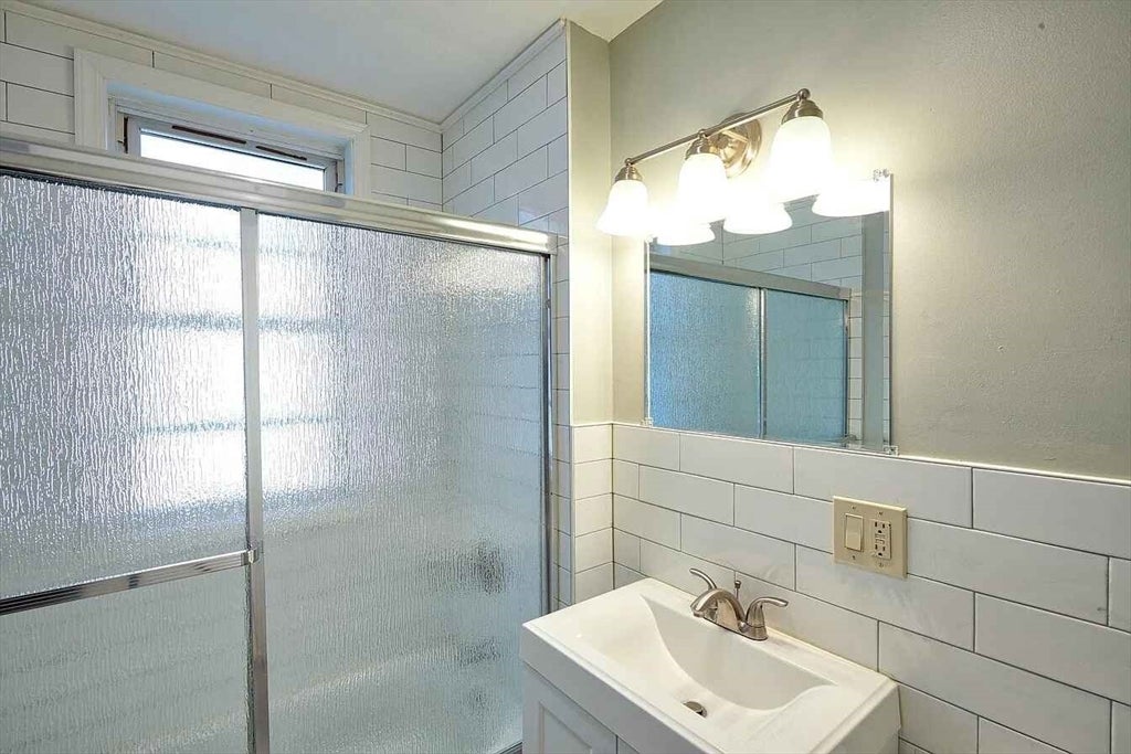 11 Harnden Rd #2, Malden, MA Photo #7