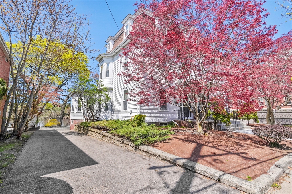 55-57 Crescent Street