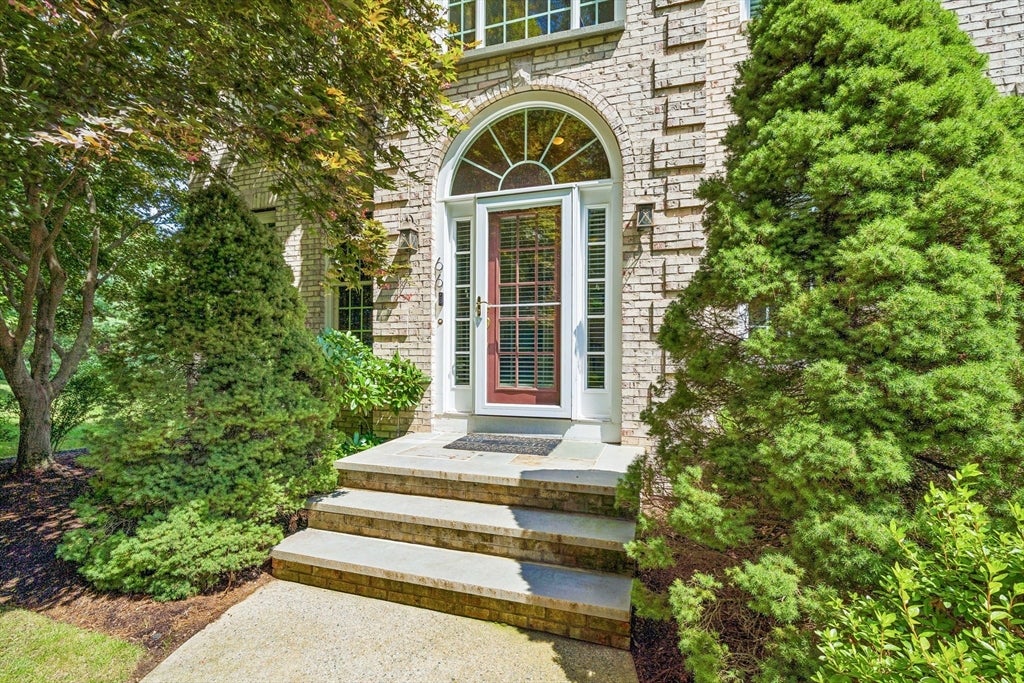66 Medway St