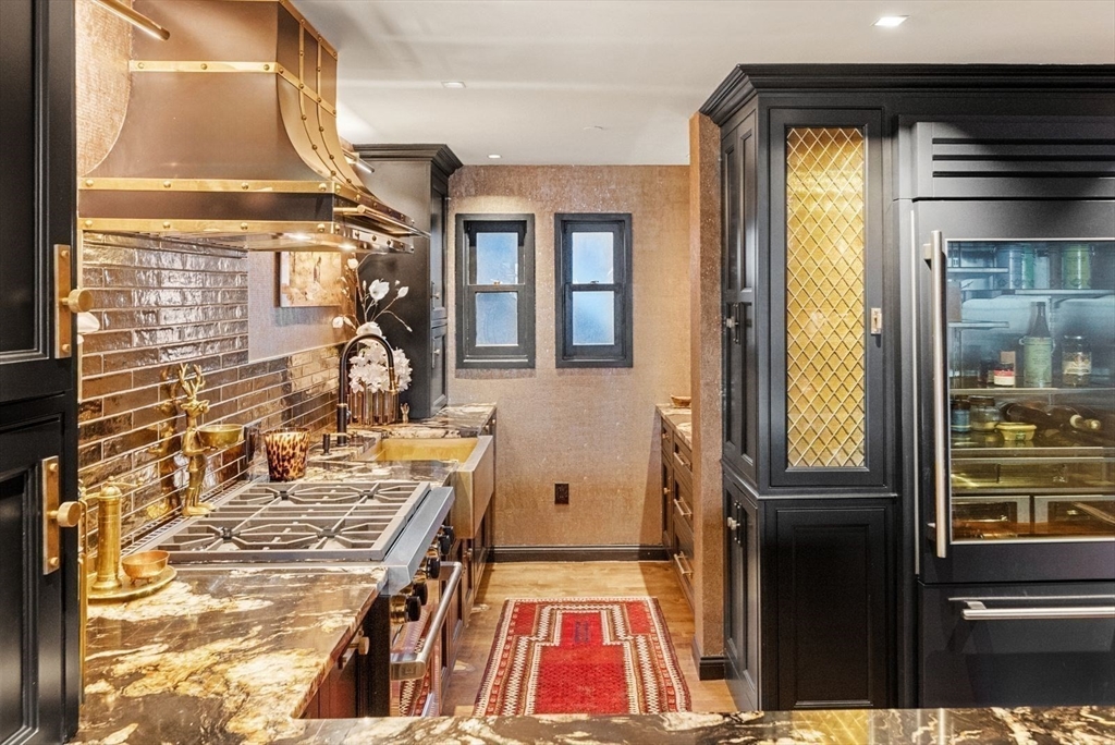 220 Commercial St 5A