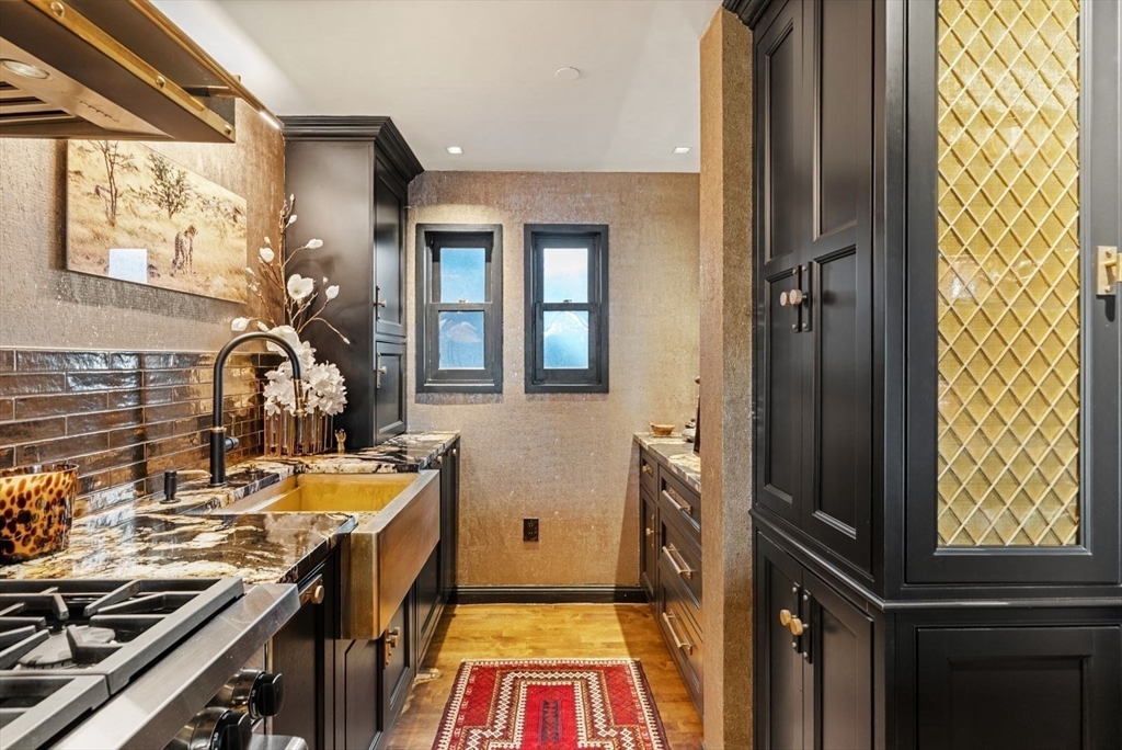 220 Commercial St 5A