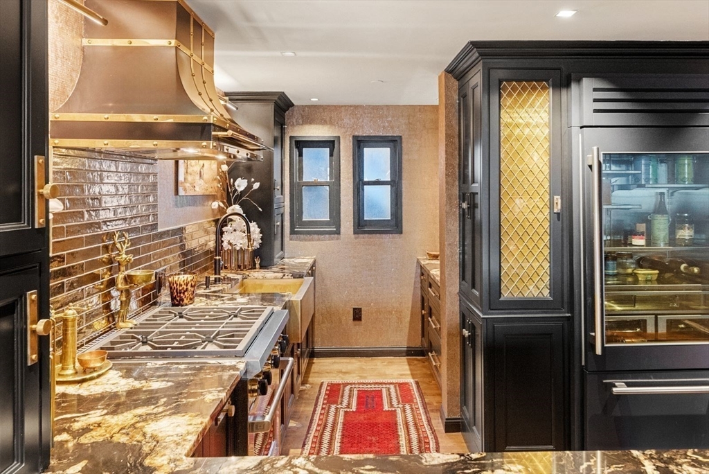 220 Commercial St 5A