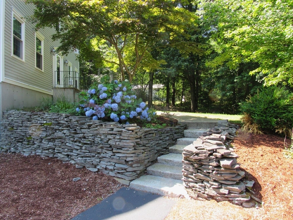 5 Strawberry Ln, Billerica, MA, 5 Strawberry Ln, Billerica, MA Photo #2