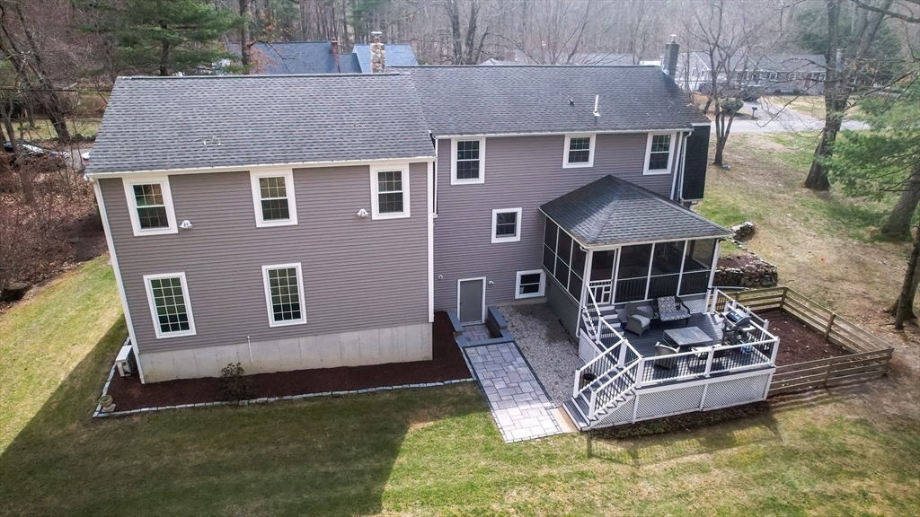 9 Pine St