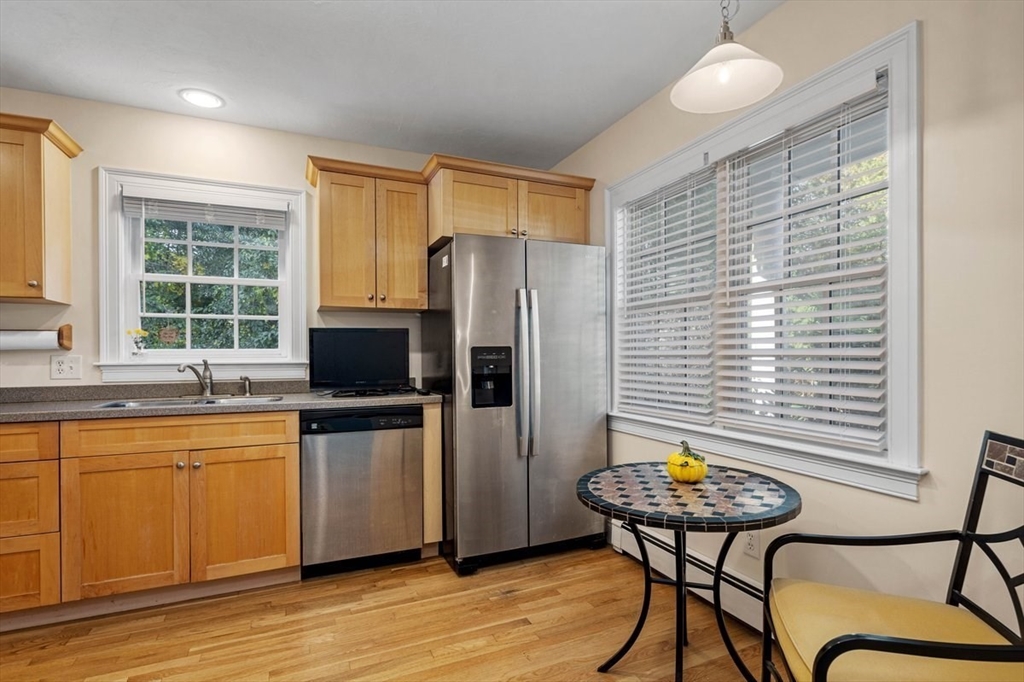 25 Whiting Ln 25