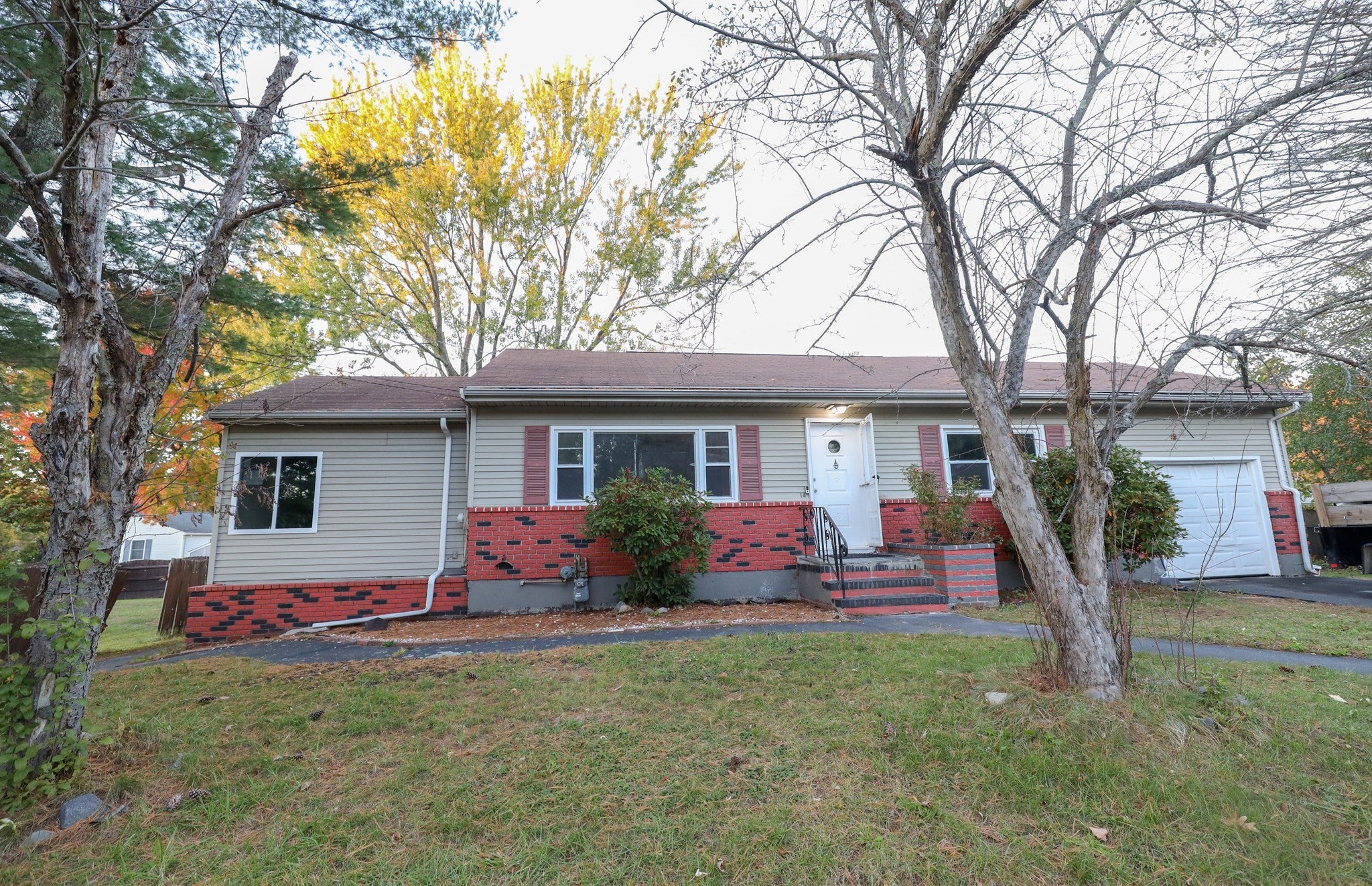 14 Janice Ave, Dracut, MA, 14 Janice Ave, Dracut, MA Photo #2