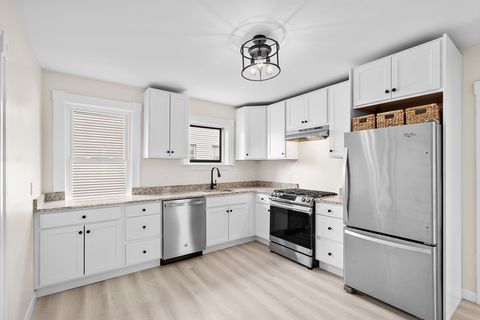 Photo of 15-17 Hull St #17, Belmont, MA 02478 (MLS # 73506110)