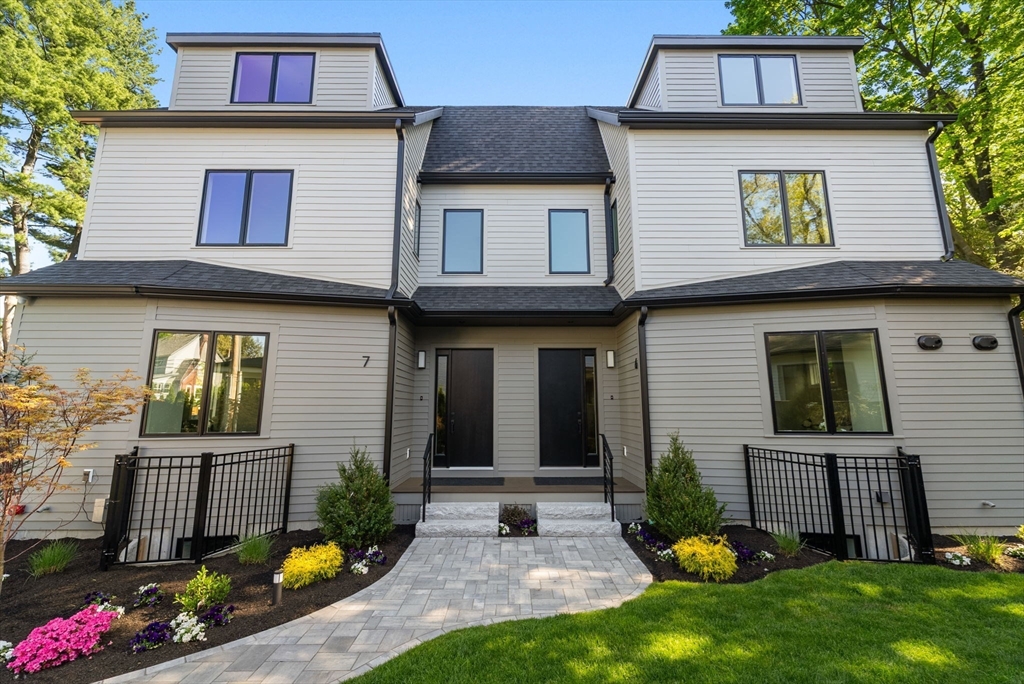Photo of 956 Walnut Street, Newton, MA