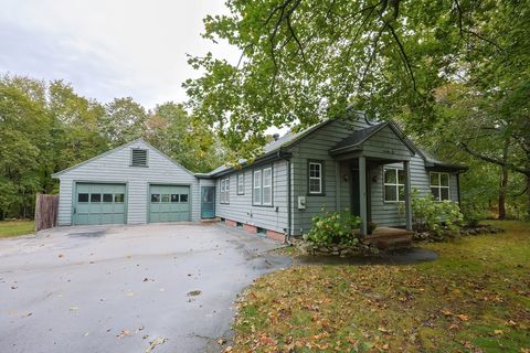 76 Ray Rd. Wrentham MA 02093