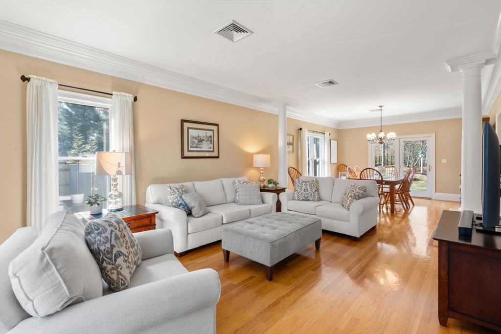 4 Forest Lane