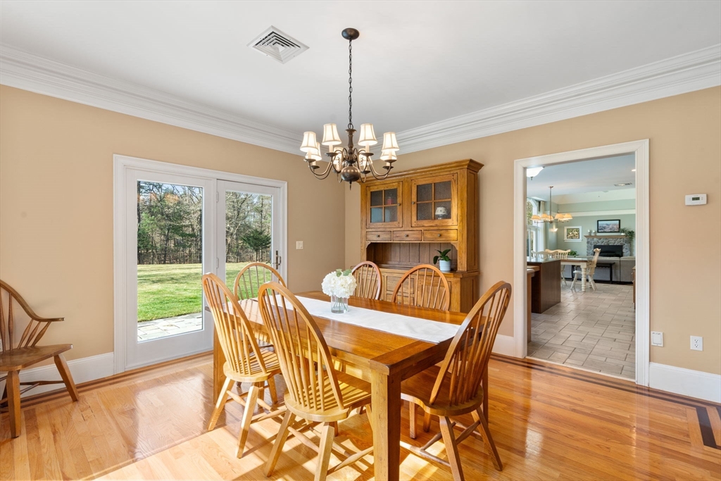 4 Forest Lane