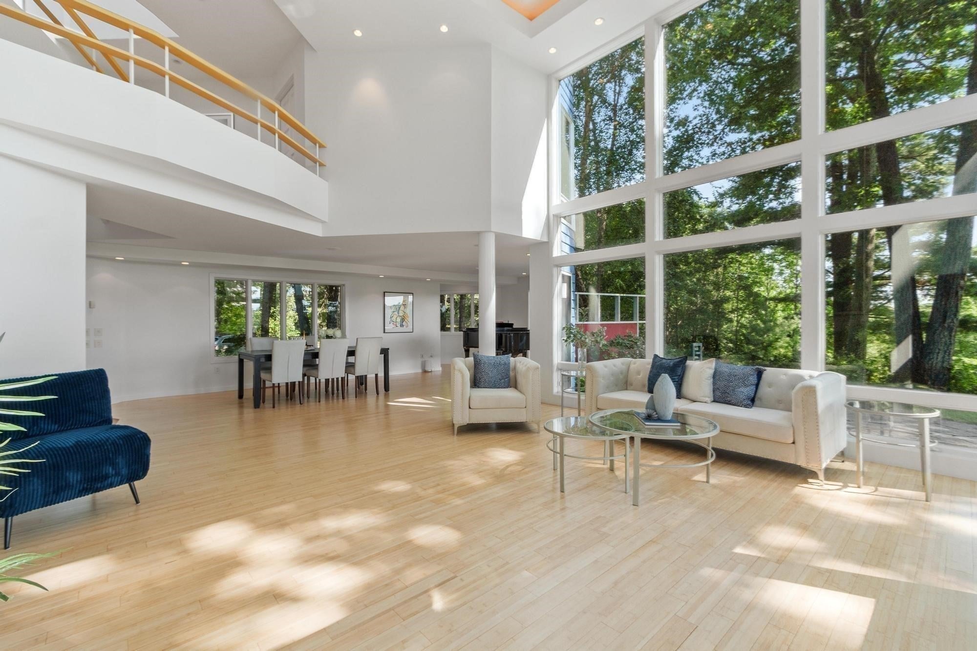 389 River Rd