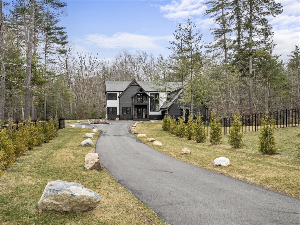 39 Taylor Ln