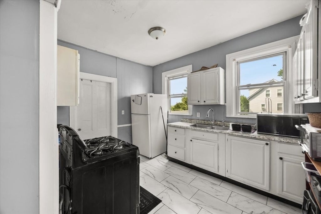 11 Sisson St, Pawtucket, RI, 11 Sisson St, Pawtucket, RI Photo #22