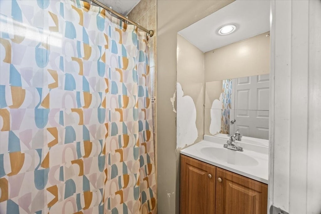 11 Sisson St, Pawtucket, RI, 11 Sisson St, Pawtucket, RI Photo #14