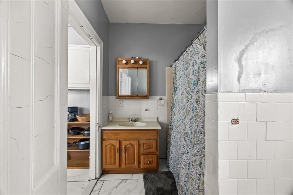11 Sisson St, Pawtucket, RI, 11 Sisson St, Pawtucket, RI Photo #26