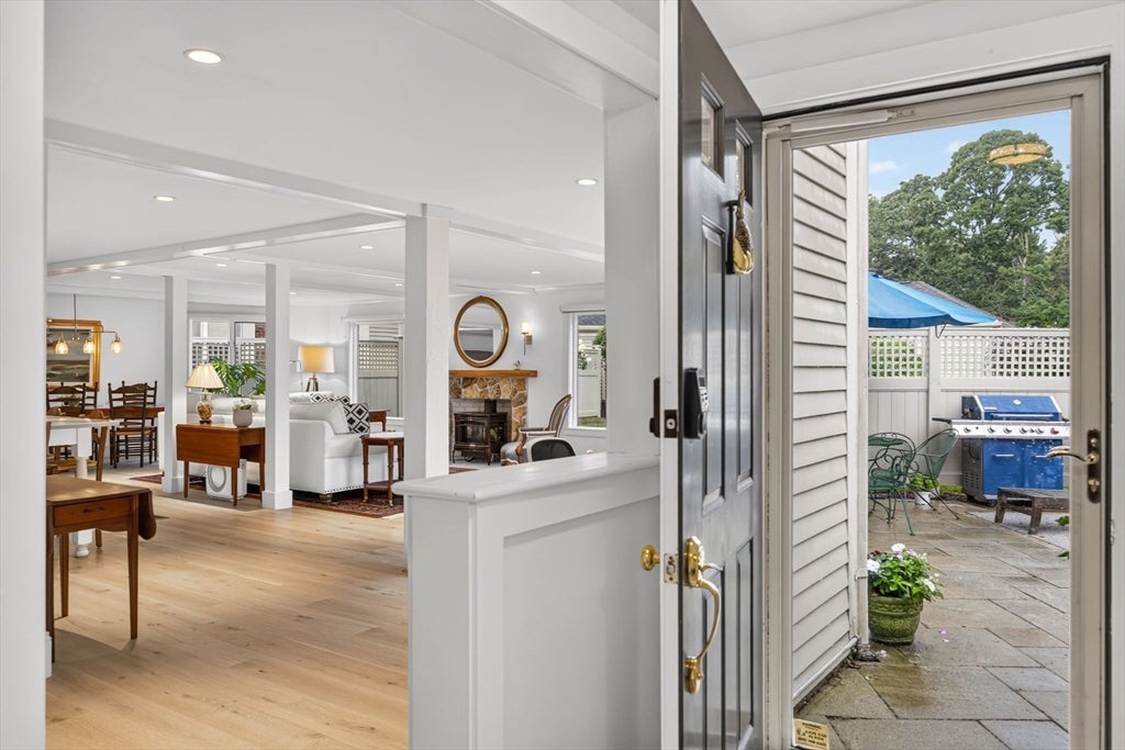 1114 Orleans Rd 8