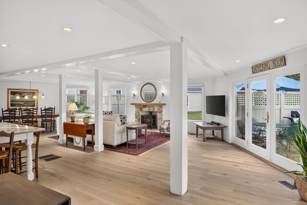 1114 Orleans Rd 8