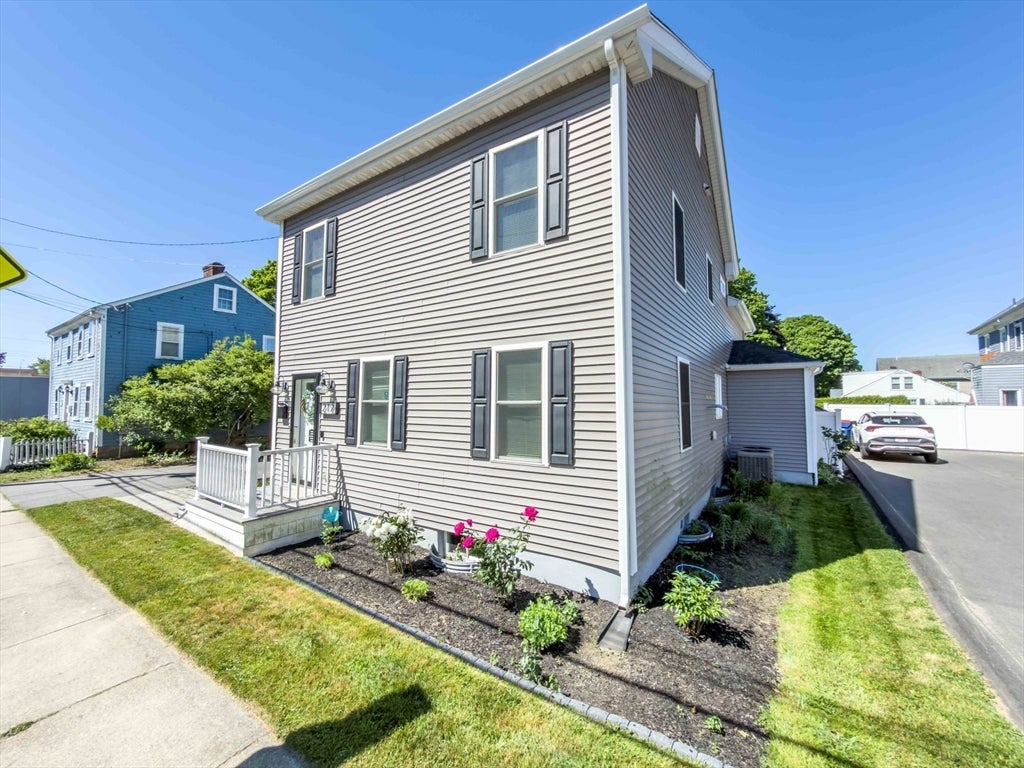 212 Main St