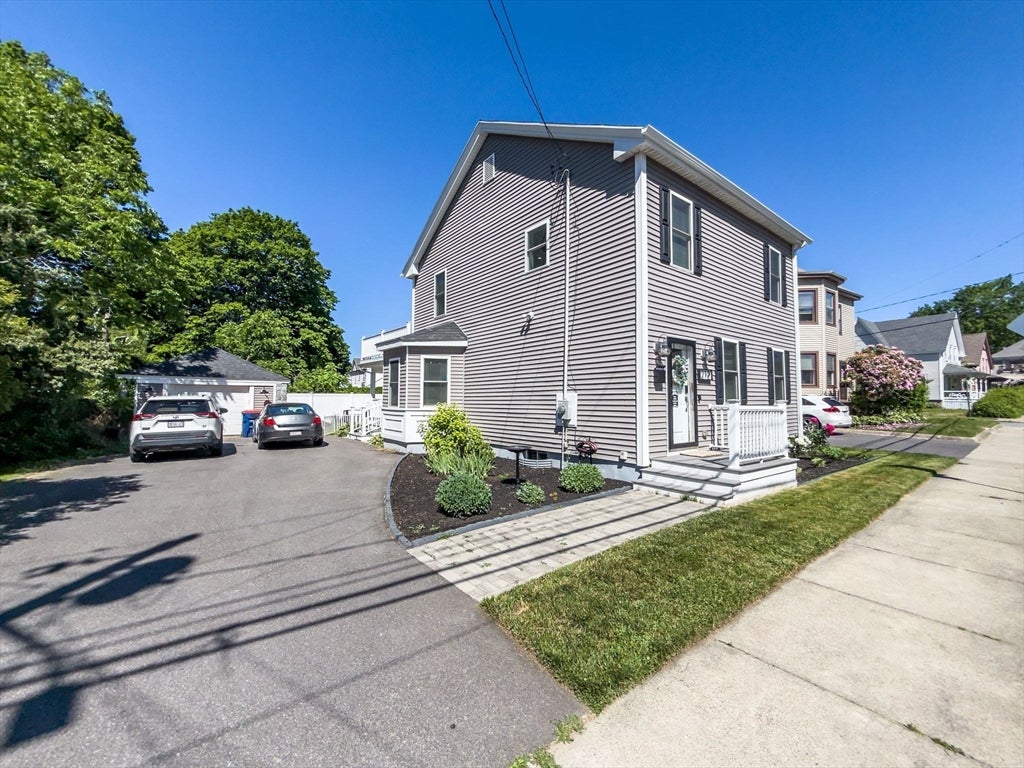 212 Main St