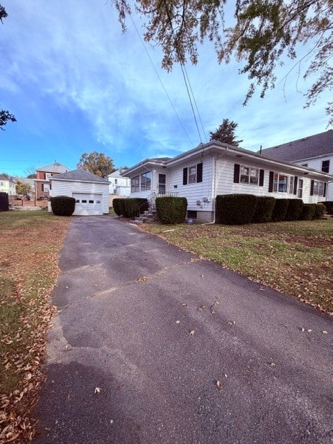112 Fisher St