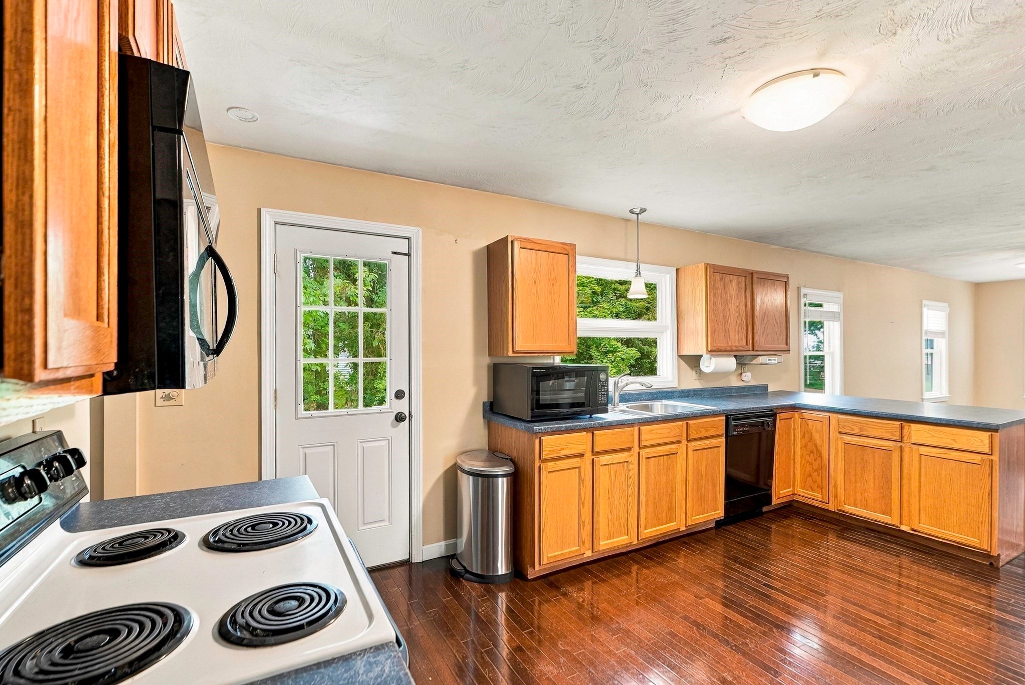 24 Washington Street, Mendon, MA Photo #8