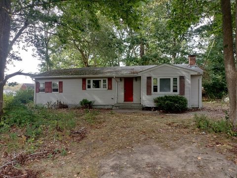 9 Valley St Freetown MA 02702