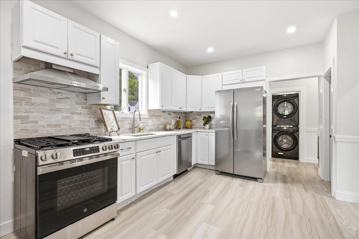 29 Wentworth Ave, Stoughton, MA Photo #13