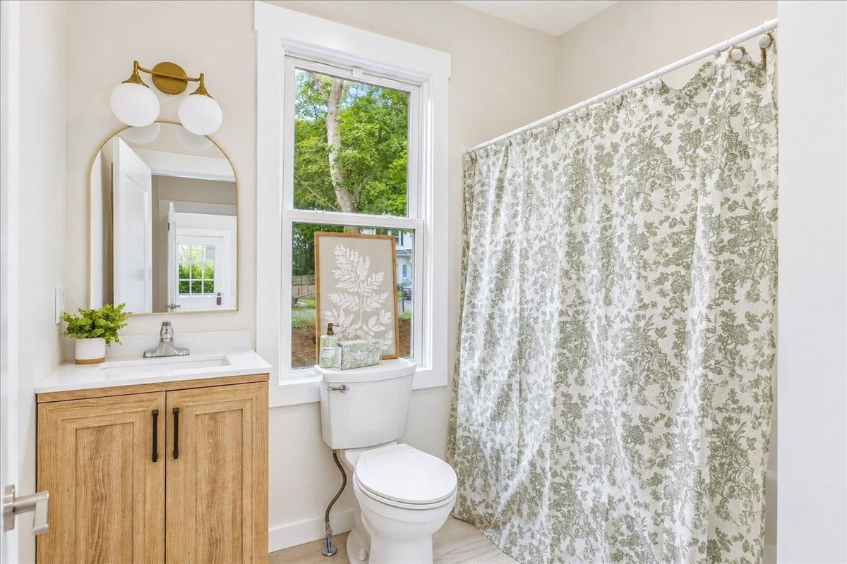 29 Wentworth Ave, Stoughton, MA Photo #20