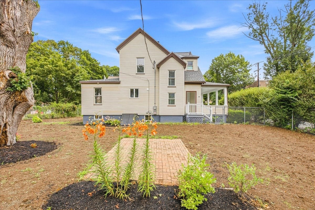 29 Wentworth Ave, Stoughton, MA Photo #40