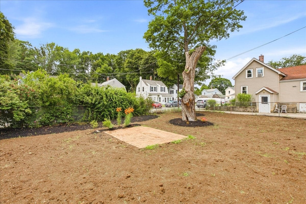 29 Wentworth Ave, Stoughton, MA Photo #38