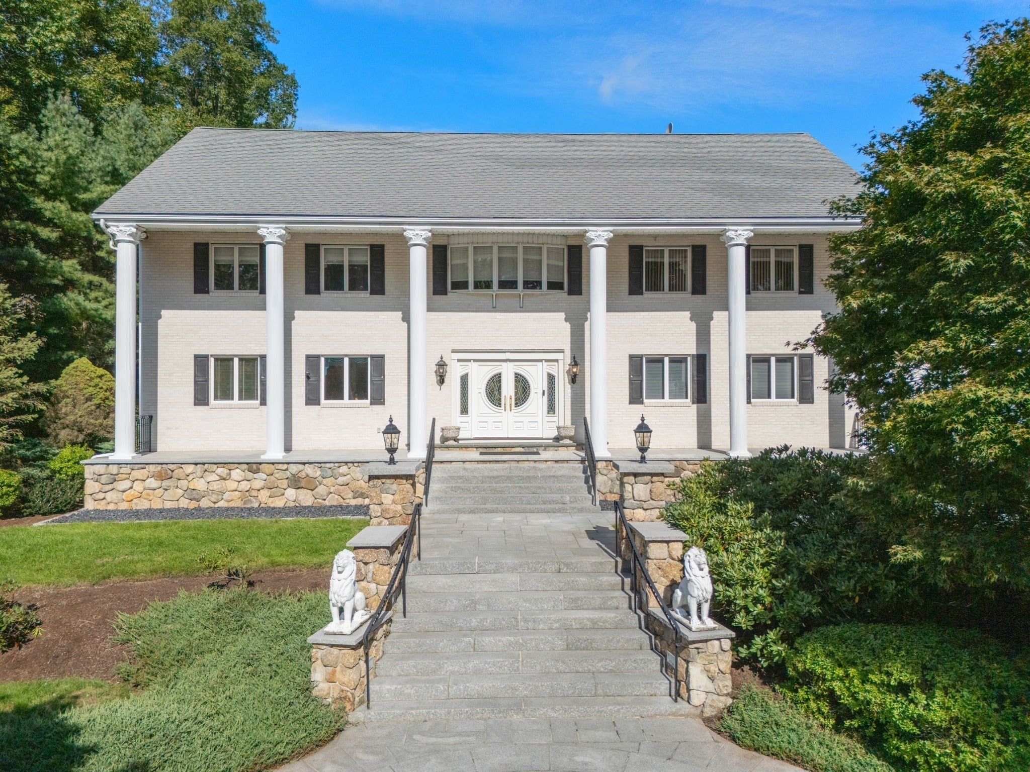 14 Grand Hill Dr