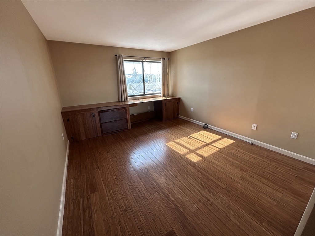 Watertown, Massachusetts 02472, United States, 2 Bedrooms Bedrooms, ,2 BathroomsBathrooms,Residential,Active,197298