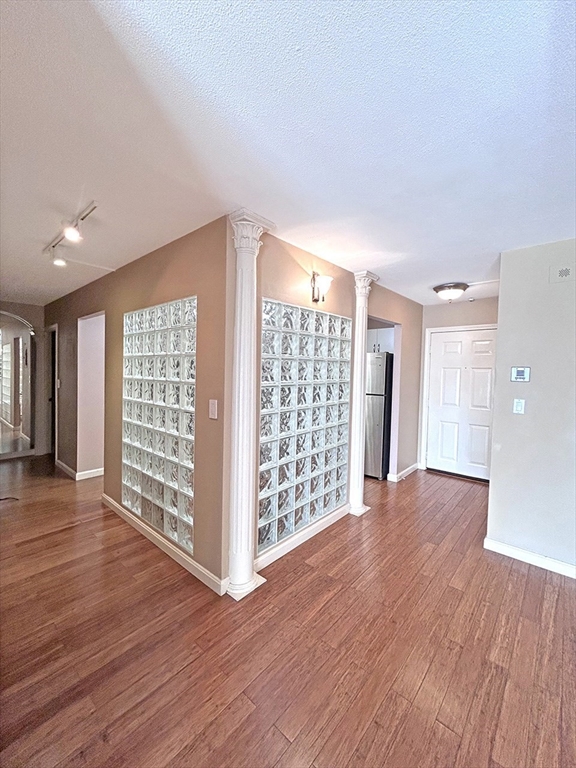 Watertown, Massachusetts 02472, United States, 2 Bedrooms Bedrooms, ,2 BathroomsBathrooms,Residential,Active,197298