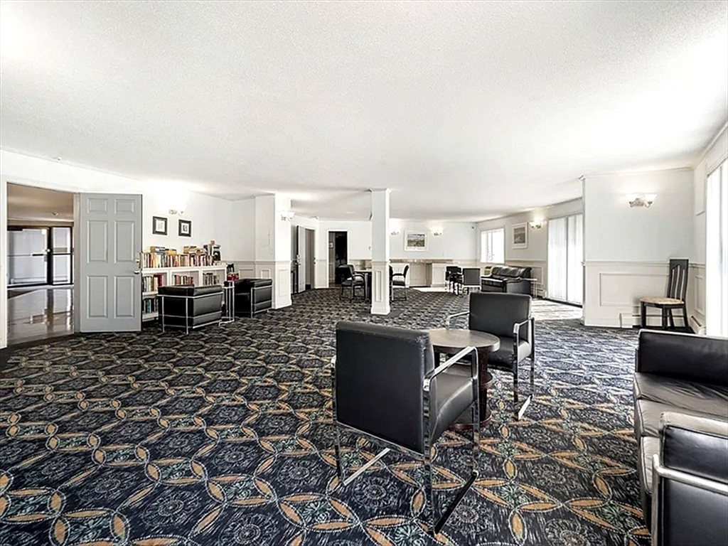 Watertown, Massachusetts 02472, United States, 2 Bedrooms Bedrooms, ,2 BathroomsBathrooms,Residential,Active,197298