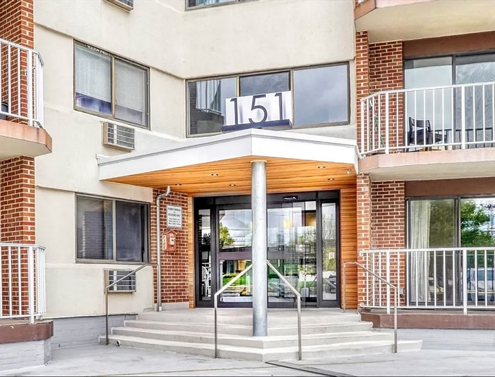 Watertown, Massachusetts 02472, United States, 2 Bedrooms Bedrooms, ,2 BathroomsBathrooms,Residential,Active,197298