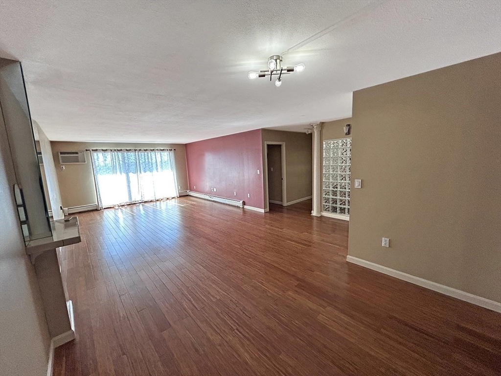 Watertown, Massachusetts 02472, United States, 2 Bedrooms Bedrooms, ,2 BathroomsBathrooms,Residential,Active,197298