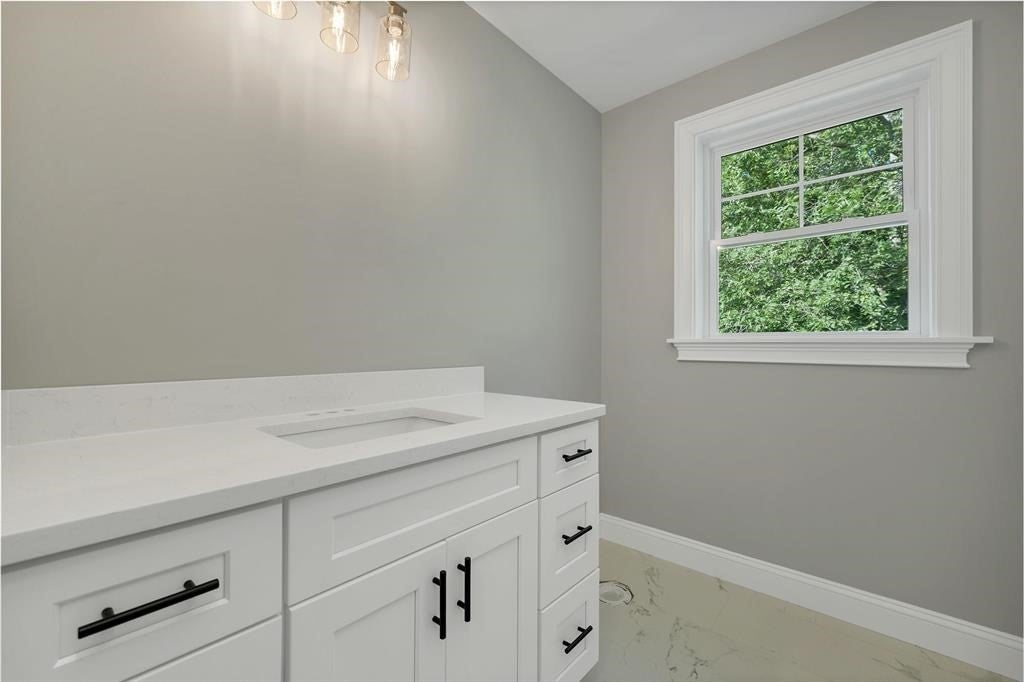 60 Jenkins Rd, Bedford, NH, 60 Jenkins Rd, Bedford, NH Photo #20