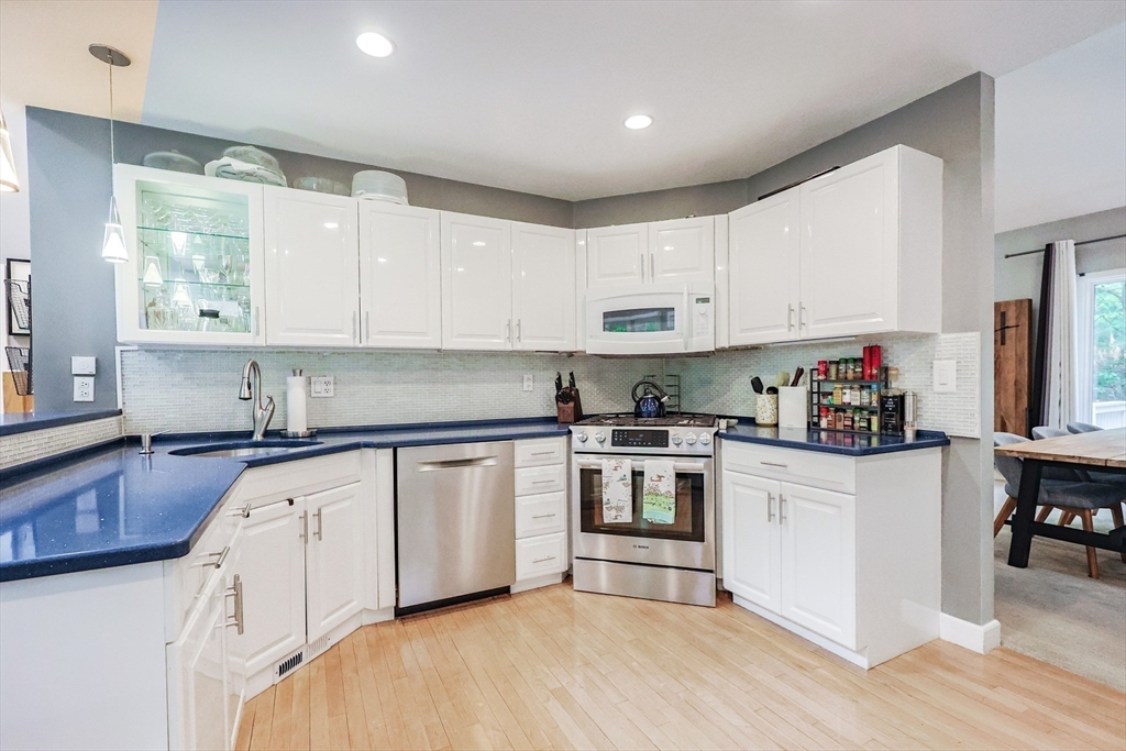 14 Thompson Ct