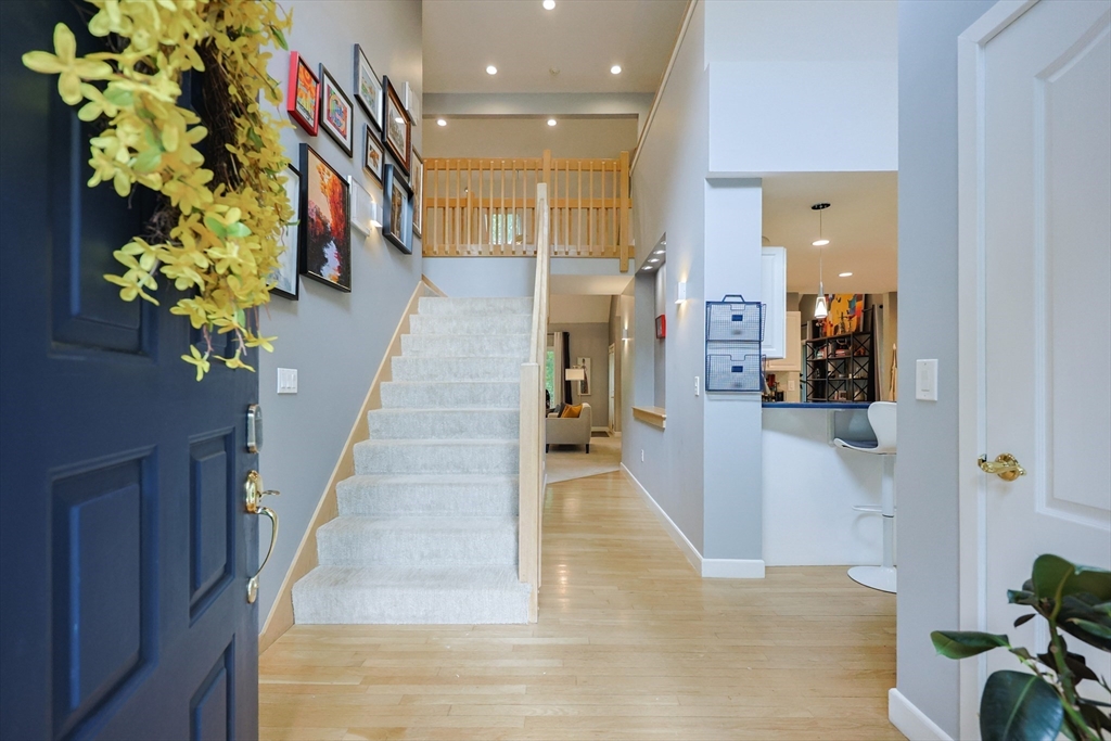 14 Thompson Ct
