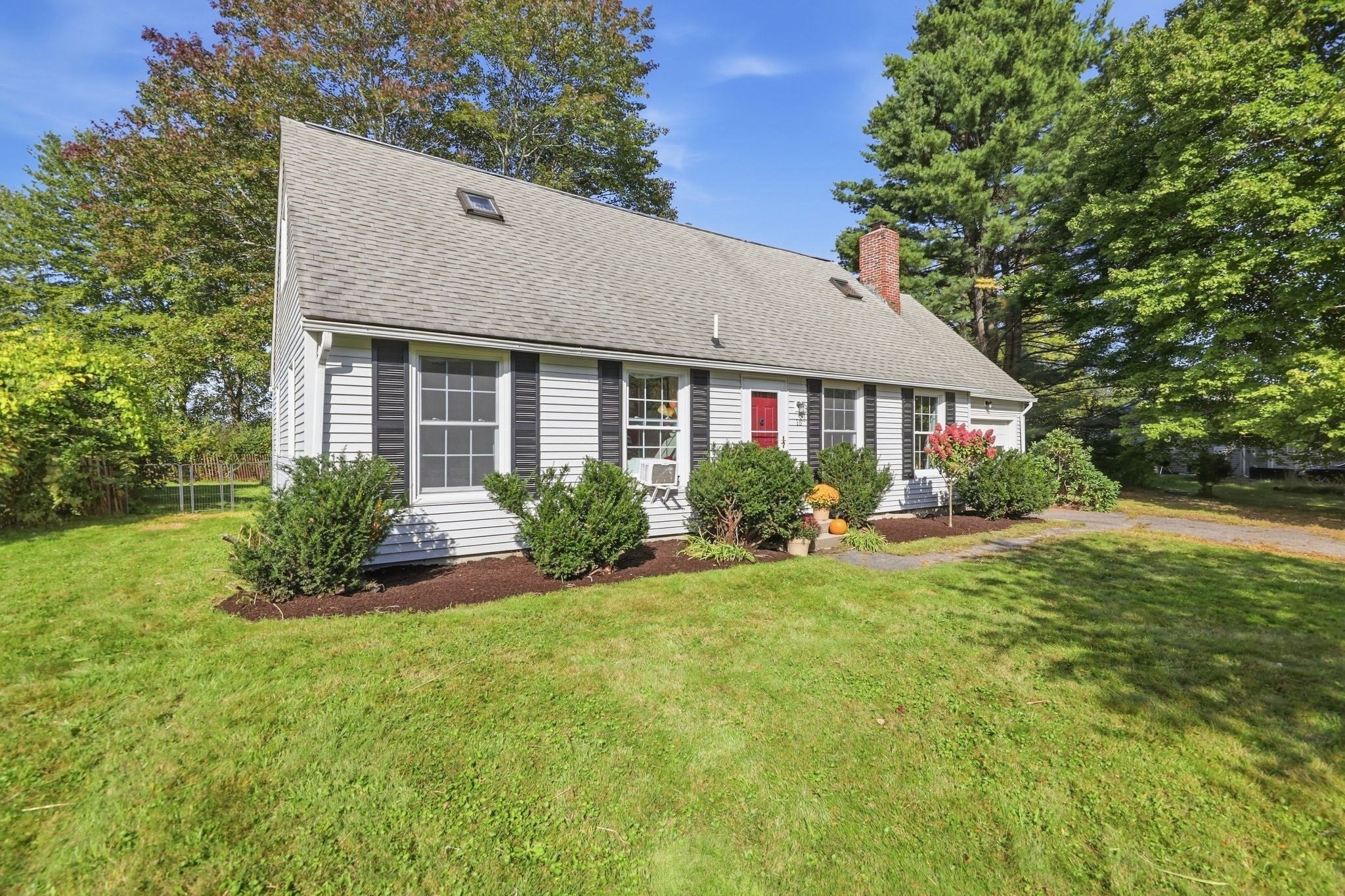 15 Surrey Ln, Amherst, MA Photo #4