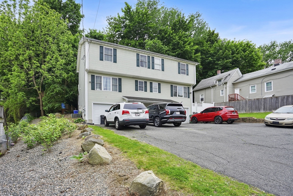 264 E Main St